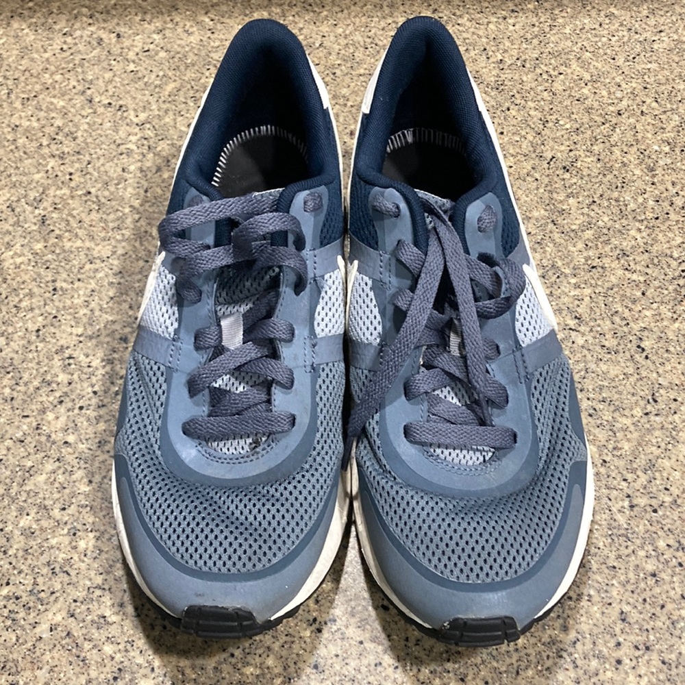 9.5 Nike shoes.  Lightly worn